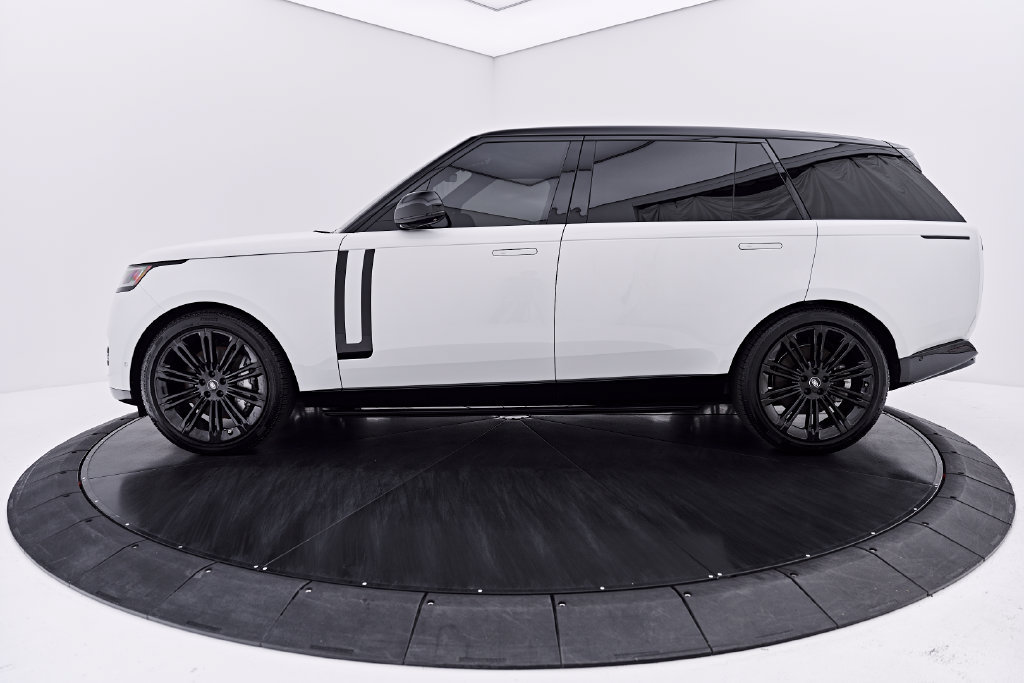 Used 2025 Land Rover Range Rover Long Wheelbase SE AWD/4WD image 10