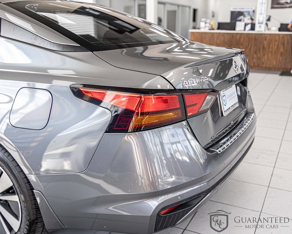 Used 2022 Nissan Altima 2.5 SV FWD image 14