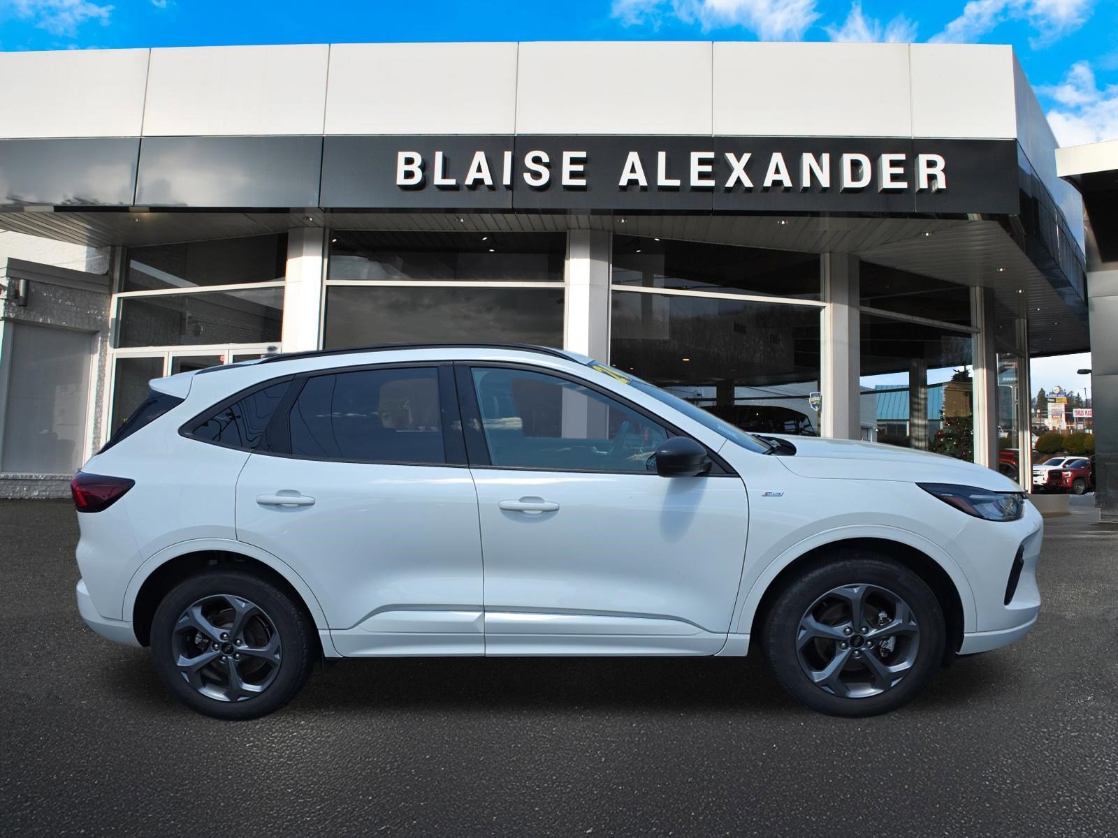Used 2024 Ford Escape ST-Line AWD/4WD image 2