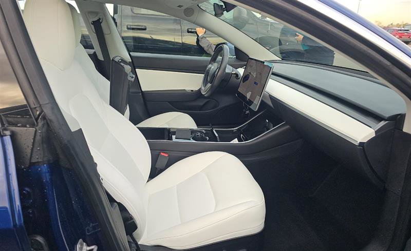 Used 2018 Tesla Model 3 Long Range image 3