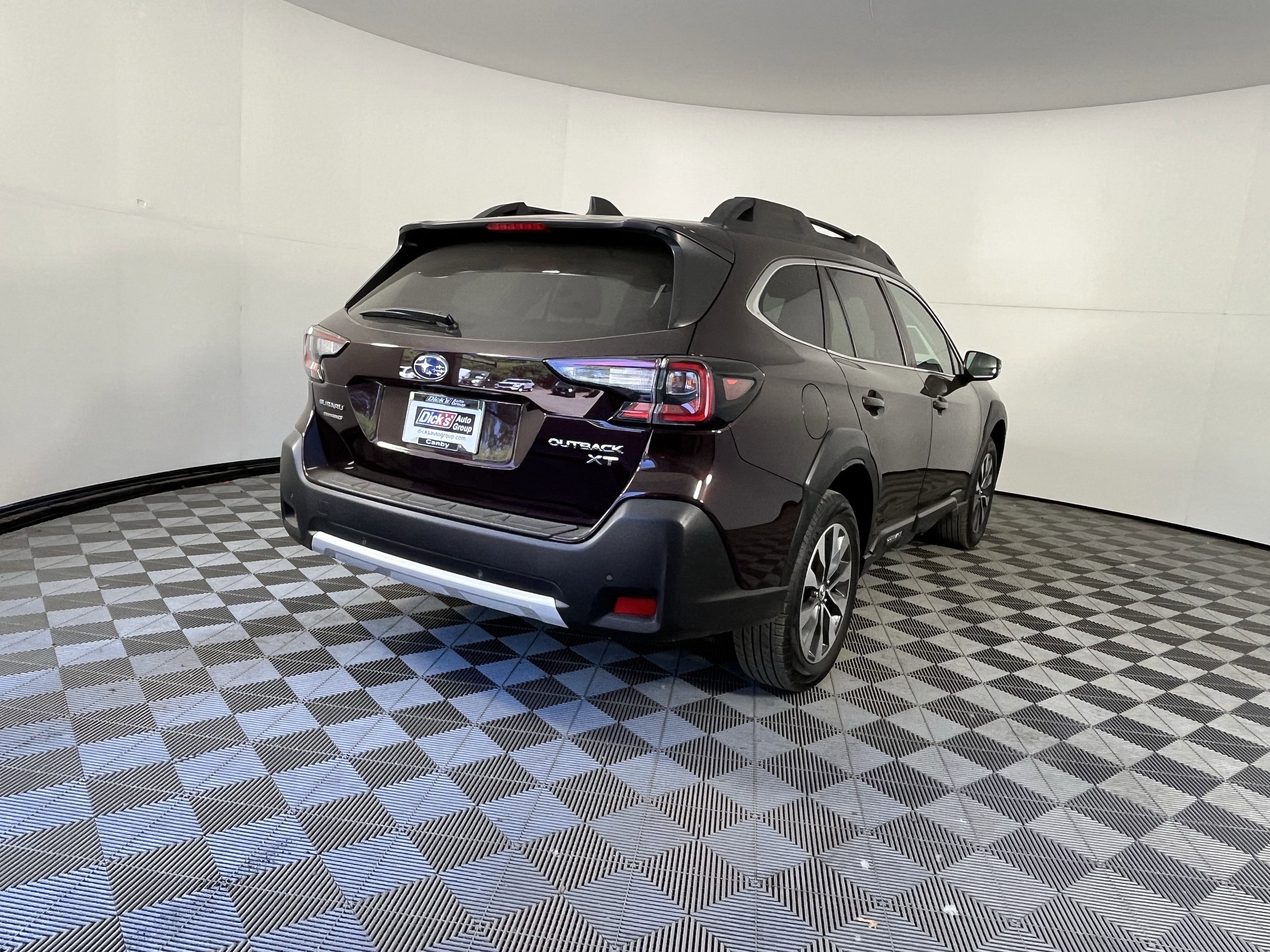 Used 2023 Subaru Outback Limited XT AWD/4WD image 5