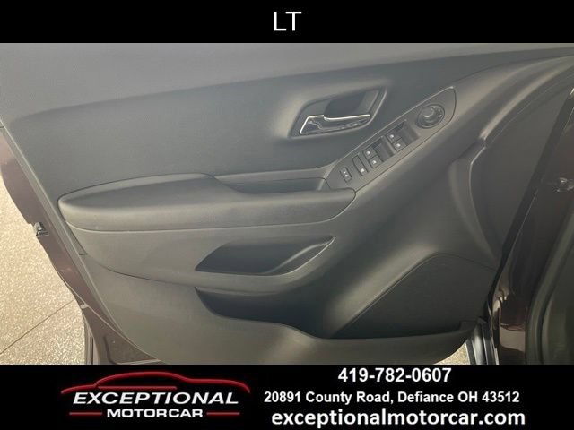 Used 2022 Chevrolet Trax LT w/ Driver Confidence Package AWD/4WD image 35