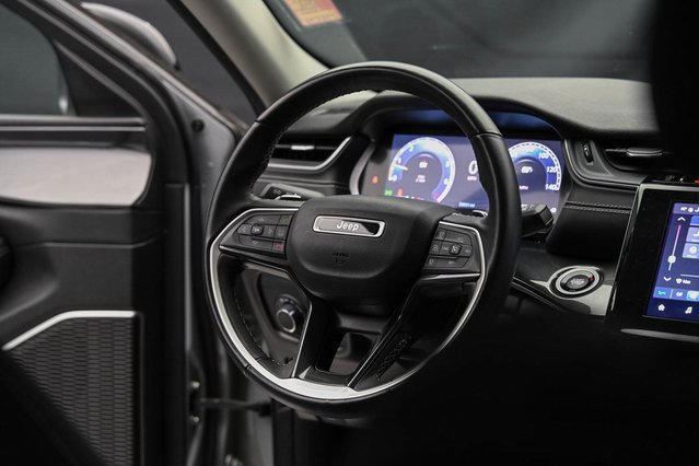 Used 2022 Jeep Grand Cherokee L Laredo w/ Luxury Tech Group I image 14