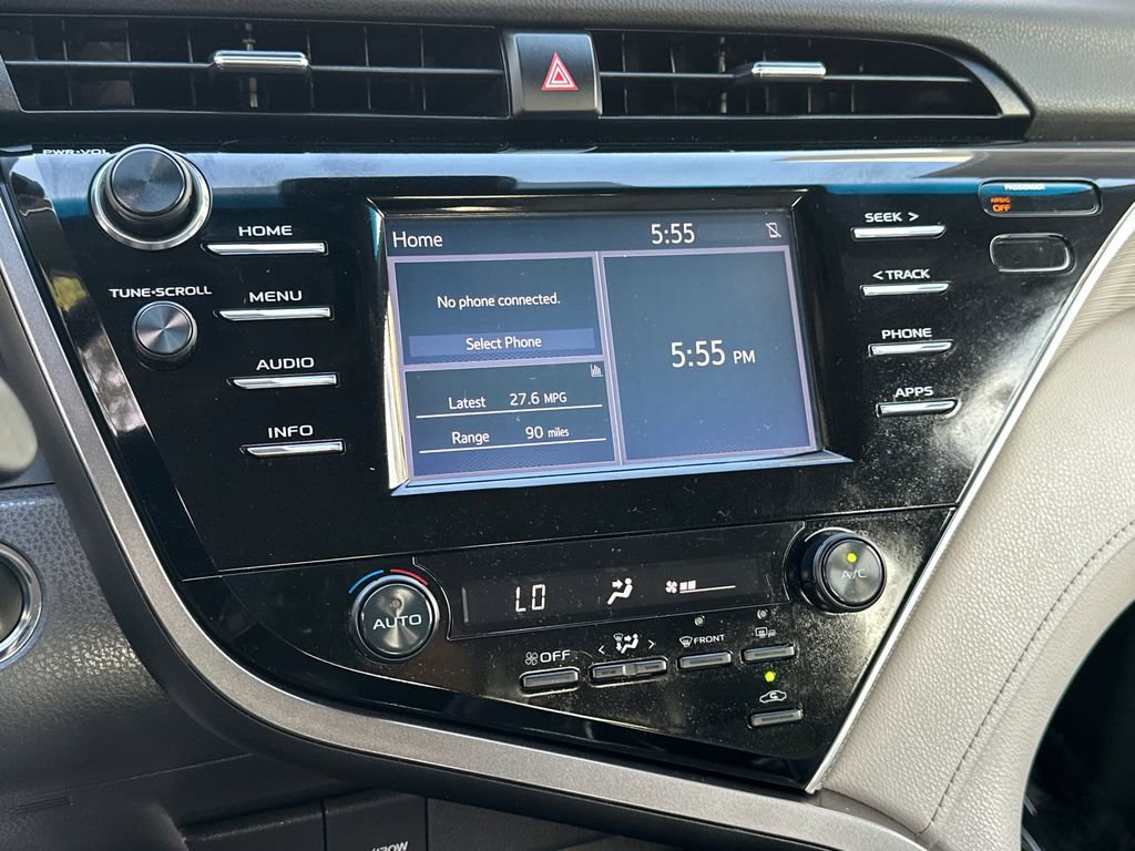 Used 2018 Toyota Camry SE w/ Moonroof Package FWD image 25