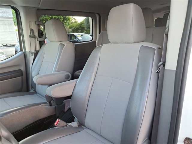 Used 2018 Nissan NV 3500 S image 17