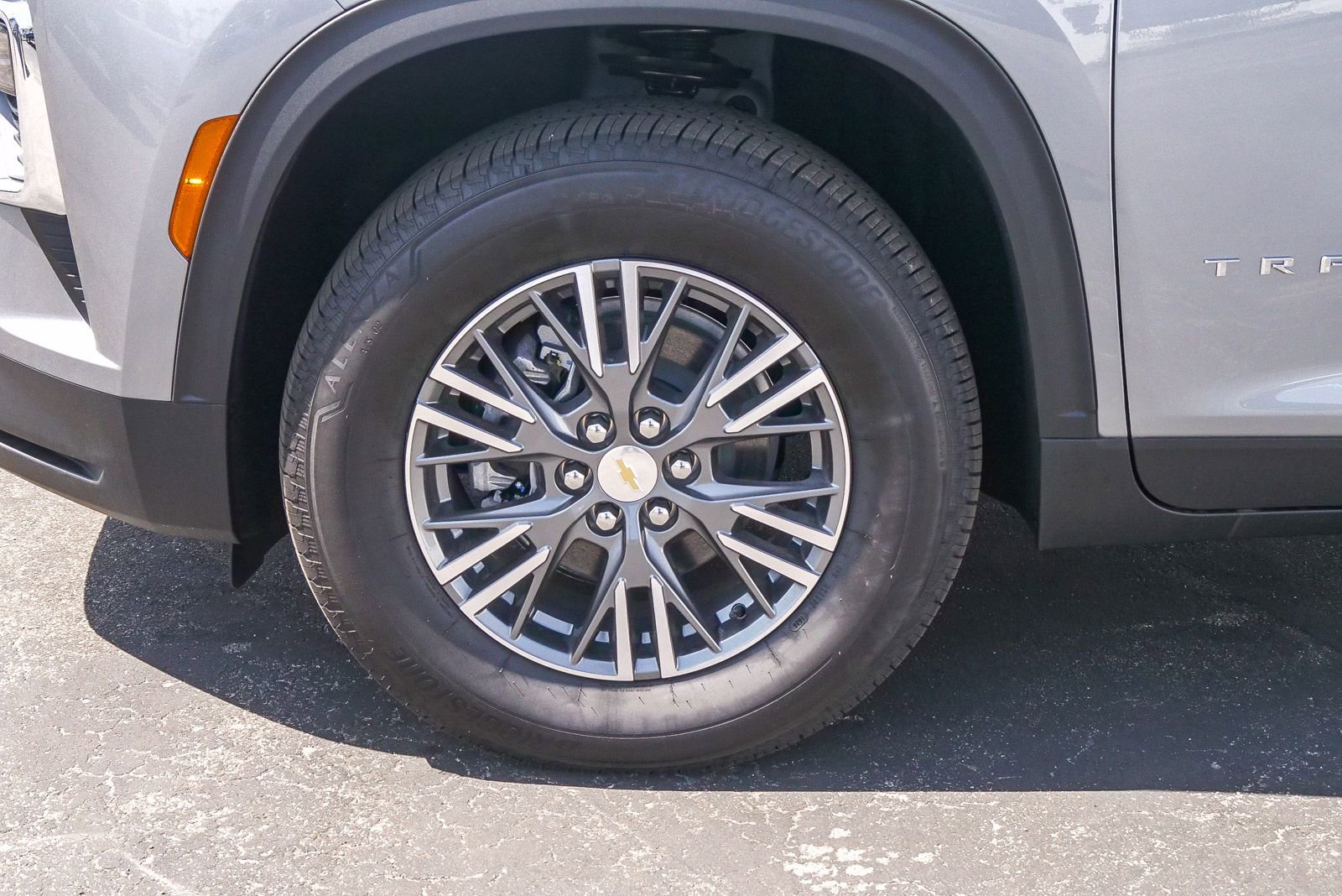 New 2026 Chevrolet Traverse LT w/ Driver Confidence Package FWD image 5