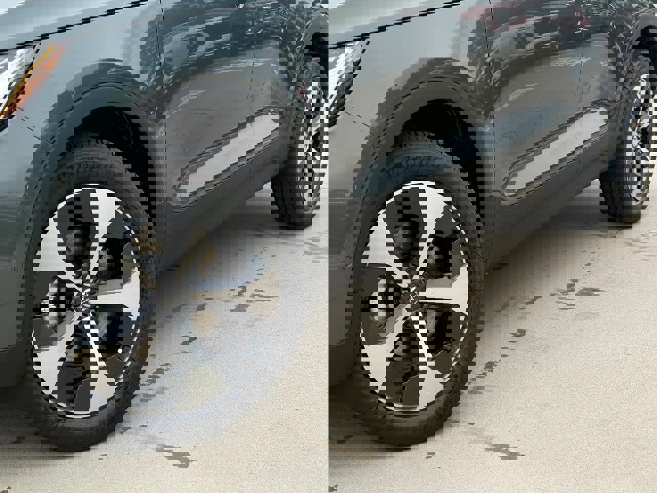 New 2026 Volvo XC40 B5 Plus w/ Protection Package Premier image 8