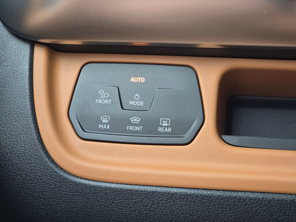 New 2025 Volkswagen ID. Buzz Pro S Plus image 23