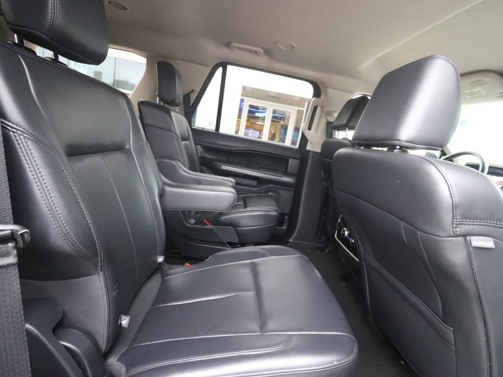 Certified 2024 Ford Expedition XLT RWD image 26