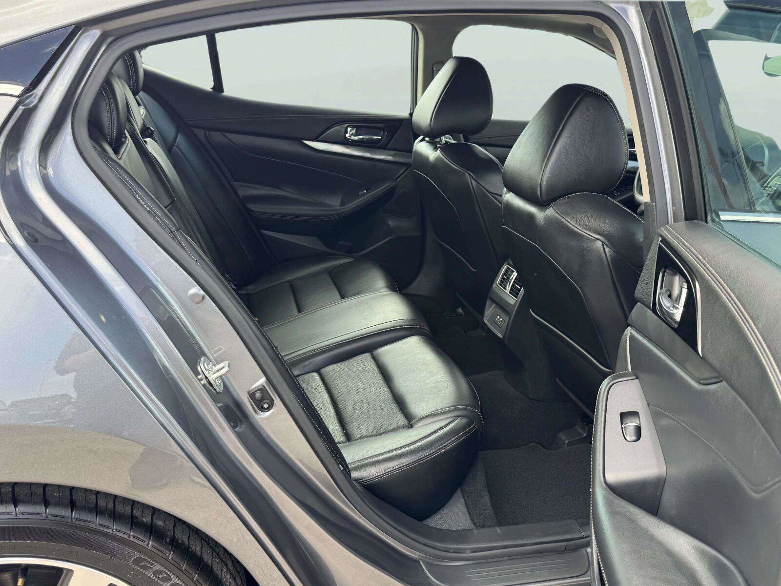 Used 2020 Nissan Maxima 3.5 SL w/ Floor Mat Group FWD image 42