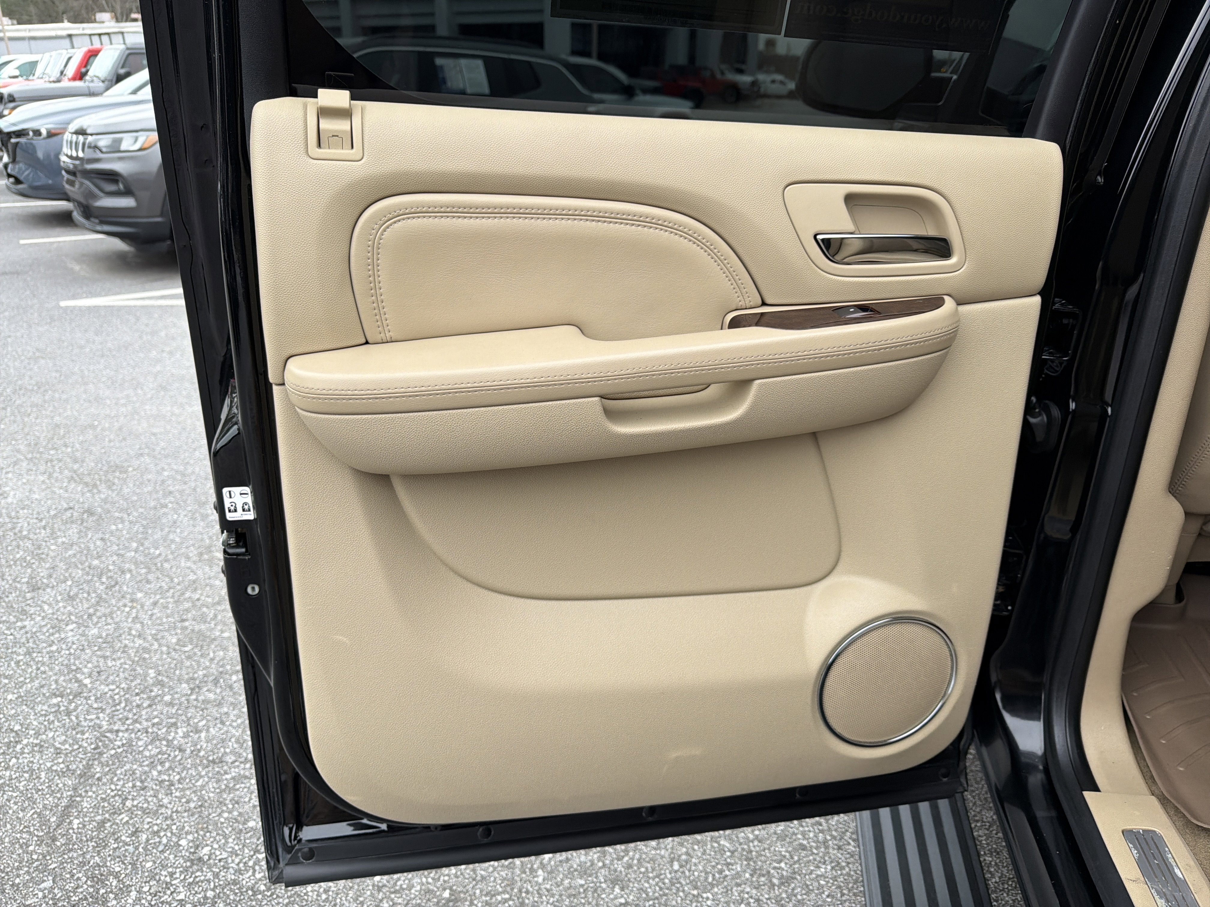 Used 2013 Cadillac Escalade EXT Premium image 23