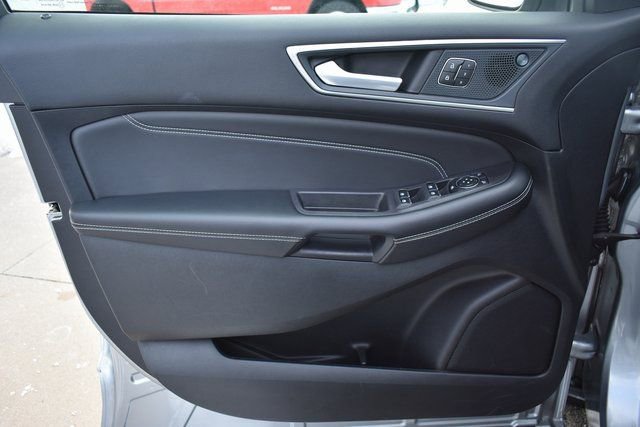 Used 2024 Ford Edge Titanium image 14