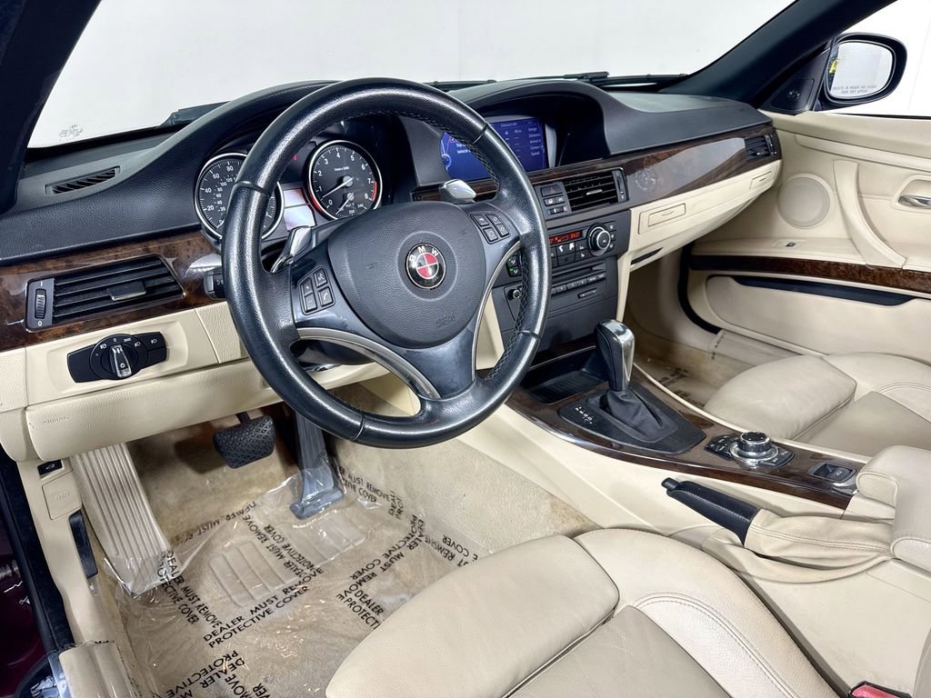 Used 2010 BMW 328i Convertible RWD image 9