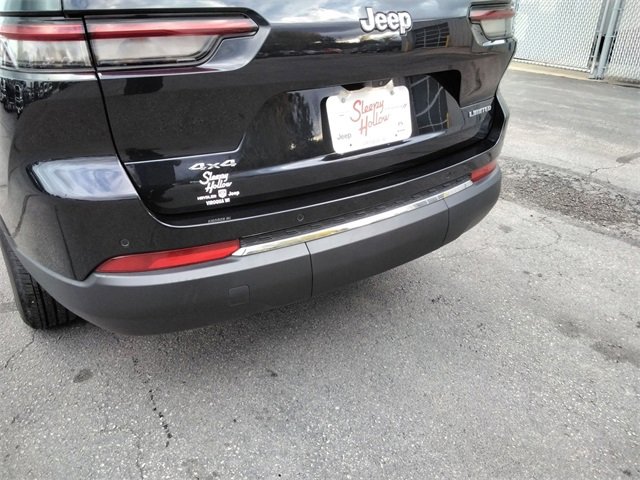 Used 2023 Jeep Grand Cherokee L Limited w/ Luxury Tech Group II image 15