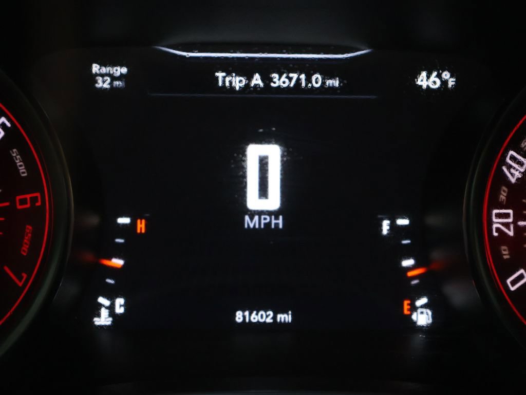 Used 2016 Dodge Challenger R/T Scat Pack w/ Leather Interior Group image 18