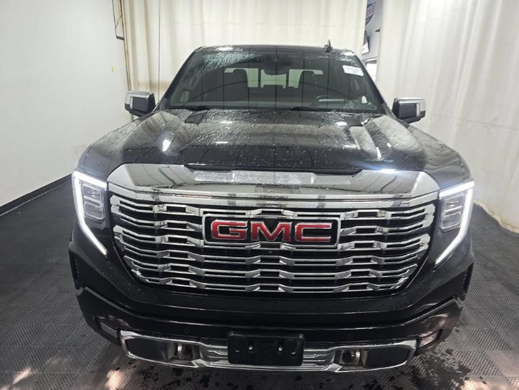 Used 2023 GMC Sierra 1500 Denali w/ Denali Reserve Package AWD/4WD image 2
