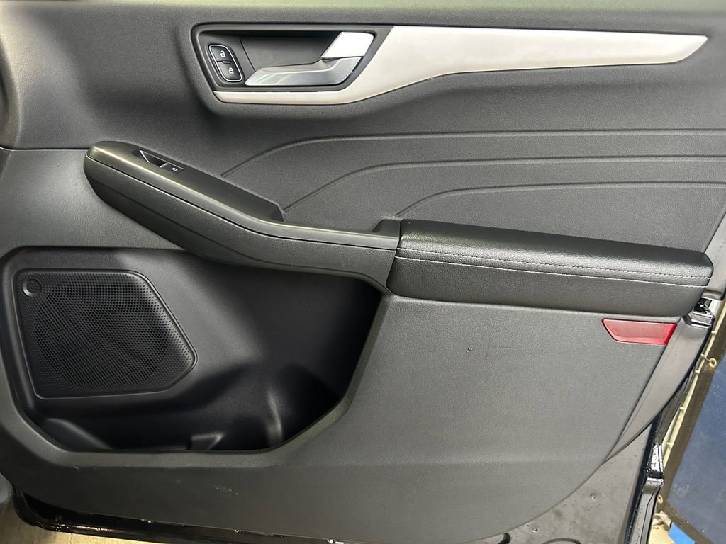 Used 2022 Ford Escape SEL image 25