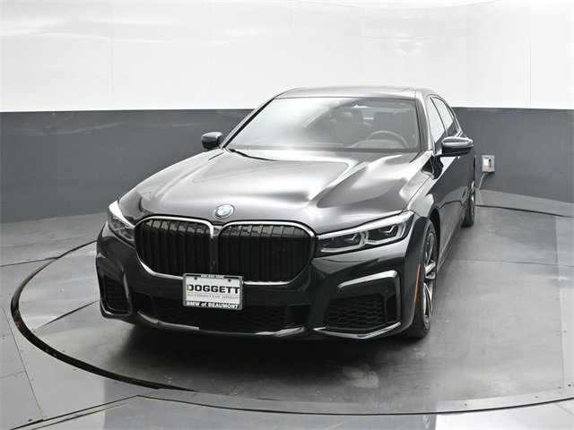 Used 2022 BMW 740i xDrive w/ M Sport Package image 30