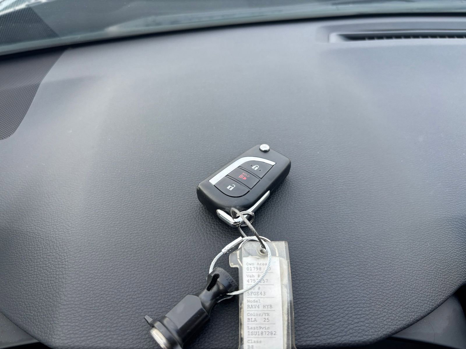 Used 2025 Toyota RAV4 LE image 21