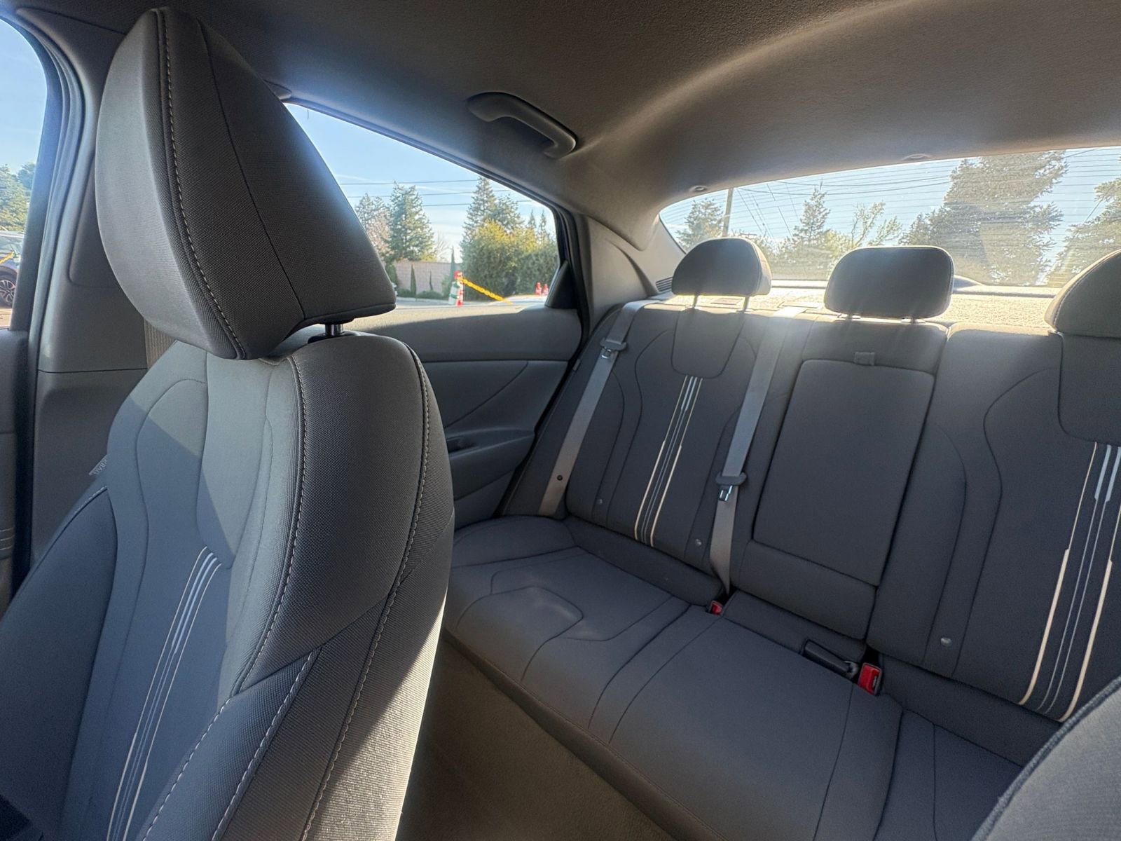 Used 2025 Hyundai Elantra SEL image 40