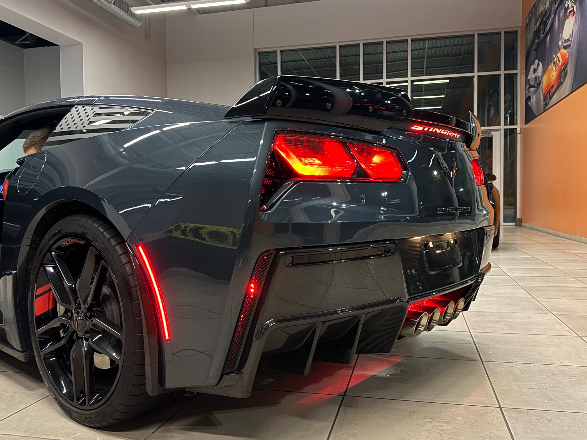 Used 2019 Chevrolet Corvette Stingray Coupe w/ Carbon Flash Badge Package image 19