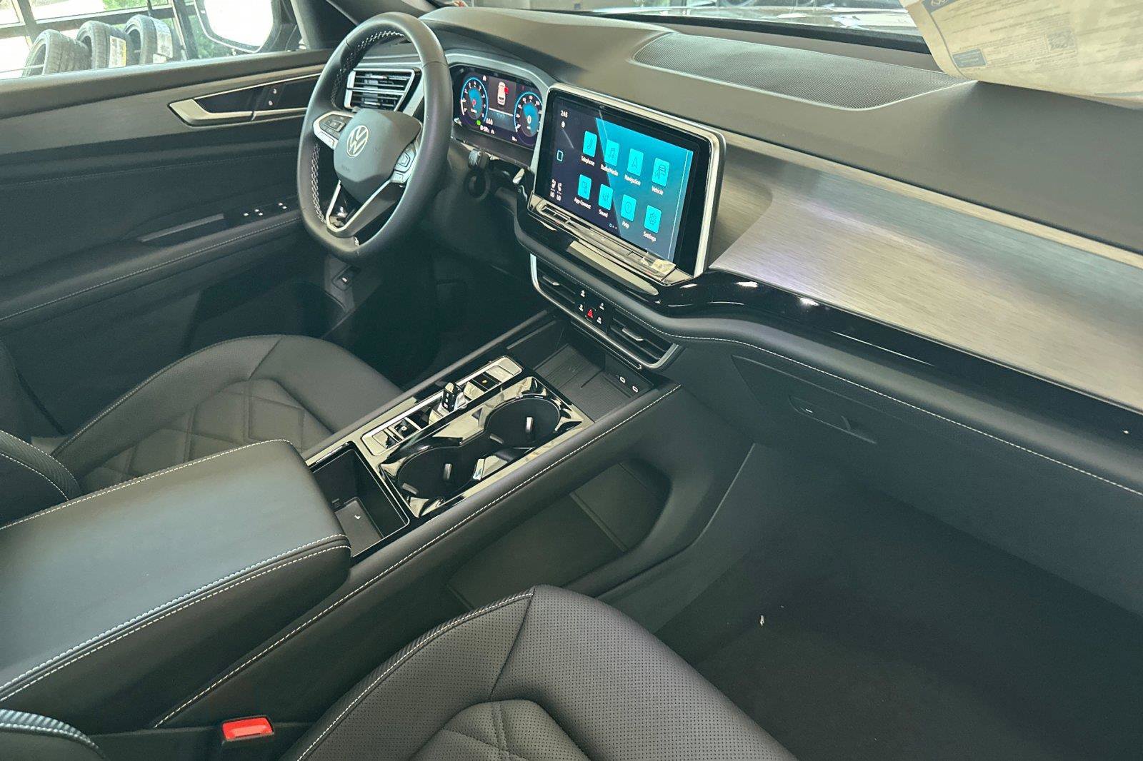 New 2026 Volkswagen Atlas Cross Sport SE FWD image 15