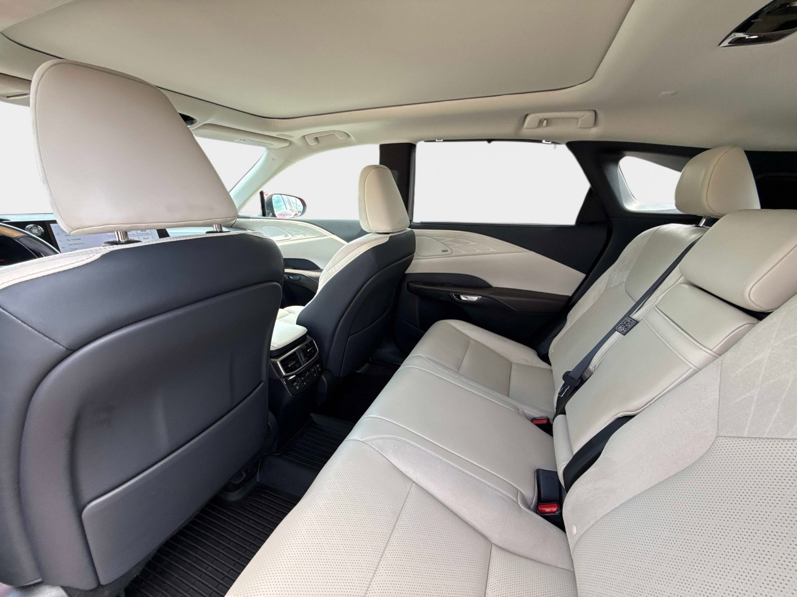Used 2023 Lexus RX 350 w/ Cold Area Package image 20