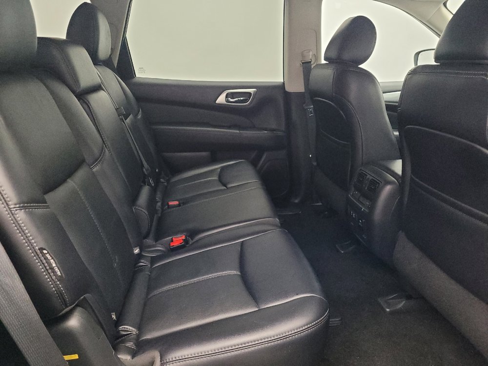 Used 2019 Nissan Pathfinder SL image 19