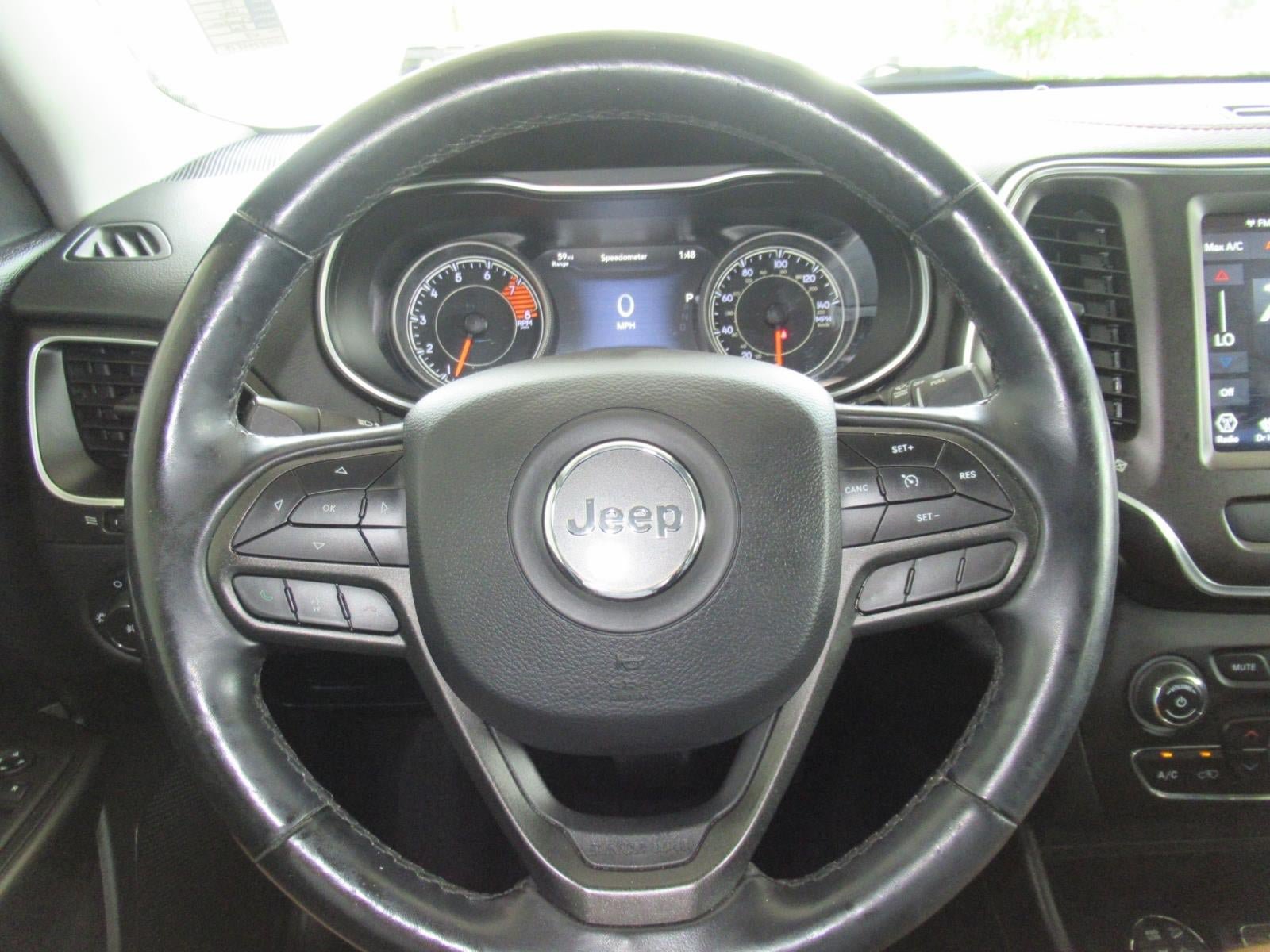 Used 2019 Jeep Cherokee Trailhawk w/ Comfort/Convenience Group AWD/4WD image 28