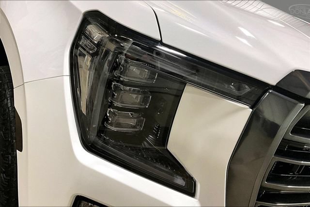 Certified 2023 GMC Yukon XL AT4 w/ AT4 Premium Plus Package AWD/4WD image 4