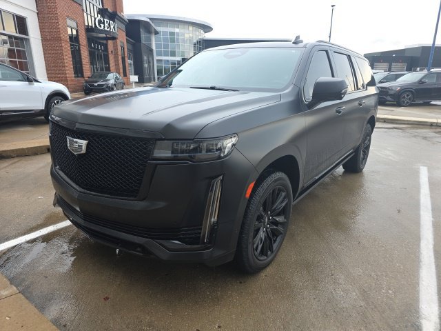 Used 2023 Cadillac Escalade ESV Sport Platinum AWD/4WD image 2