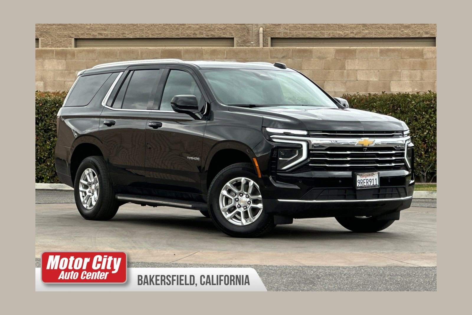 Used 2025 Chevrolet Tahoe LT RWD image 1