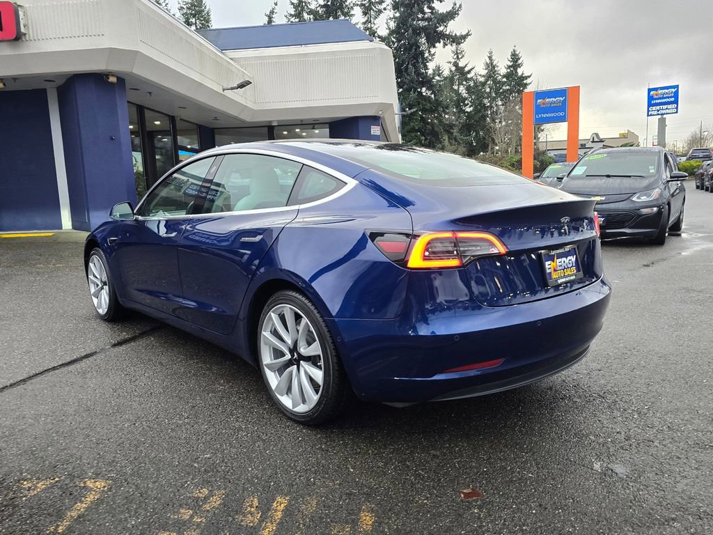 Used 2019 Tesla Model 3 Standard Range image 5