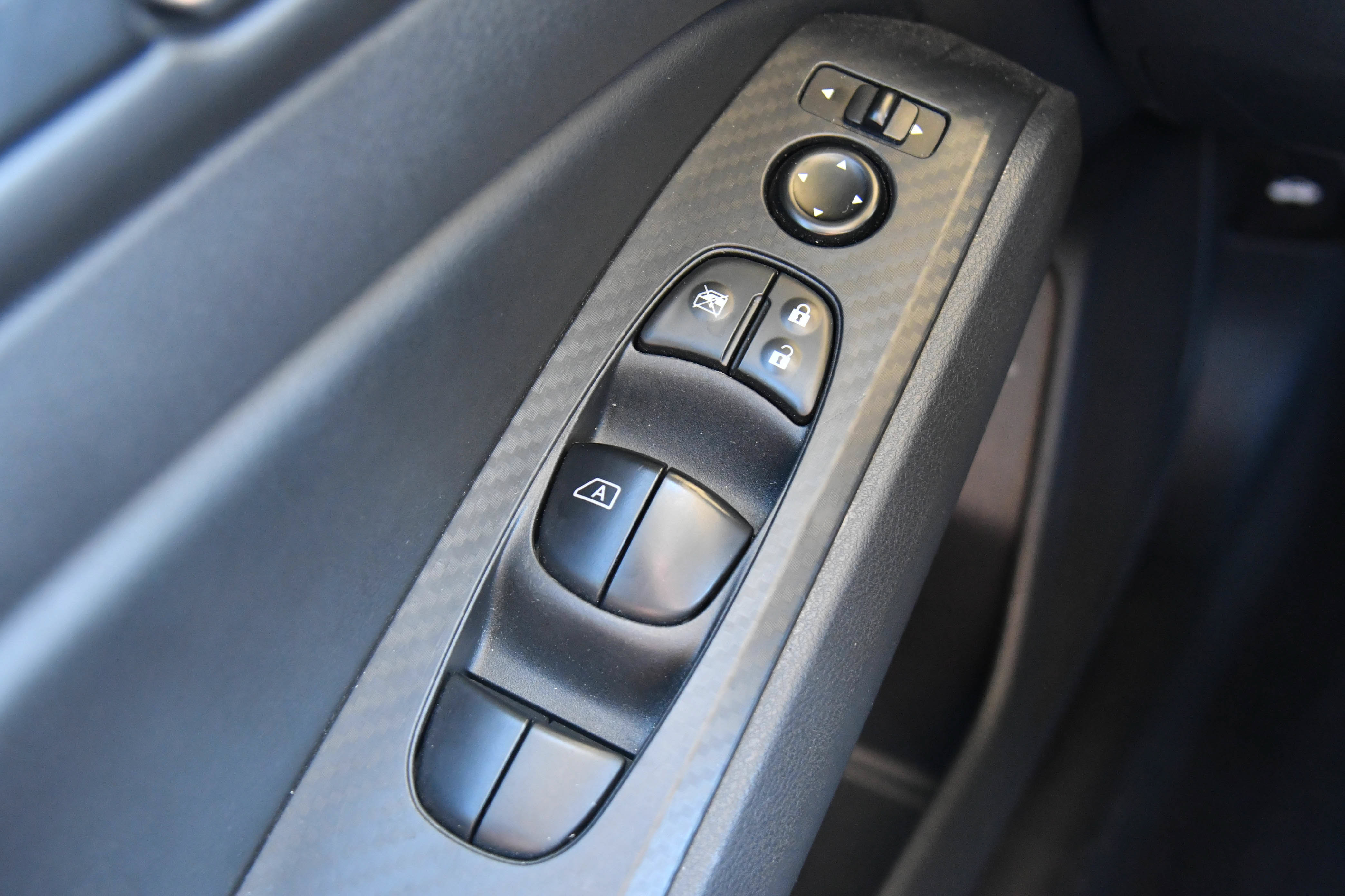 Used 2024 Nissan Altima 2.5 SV FWD image 29