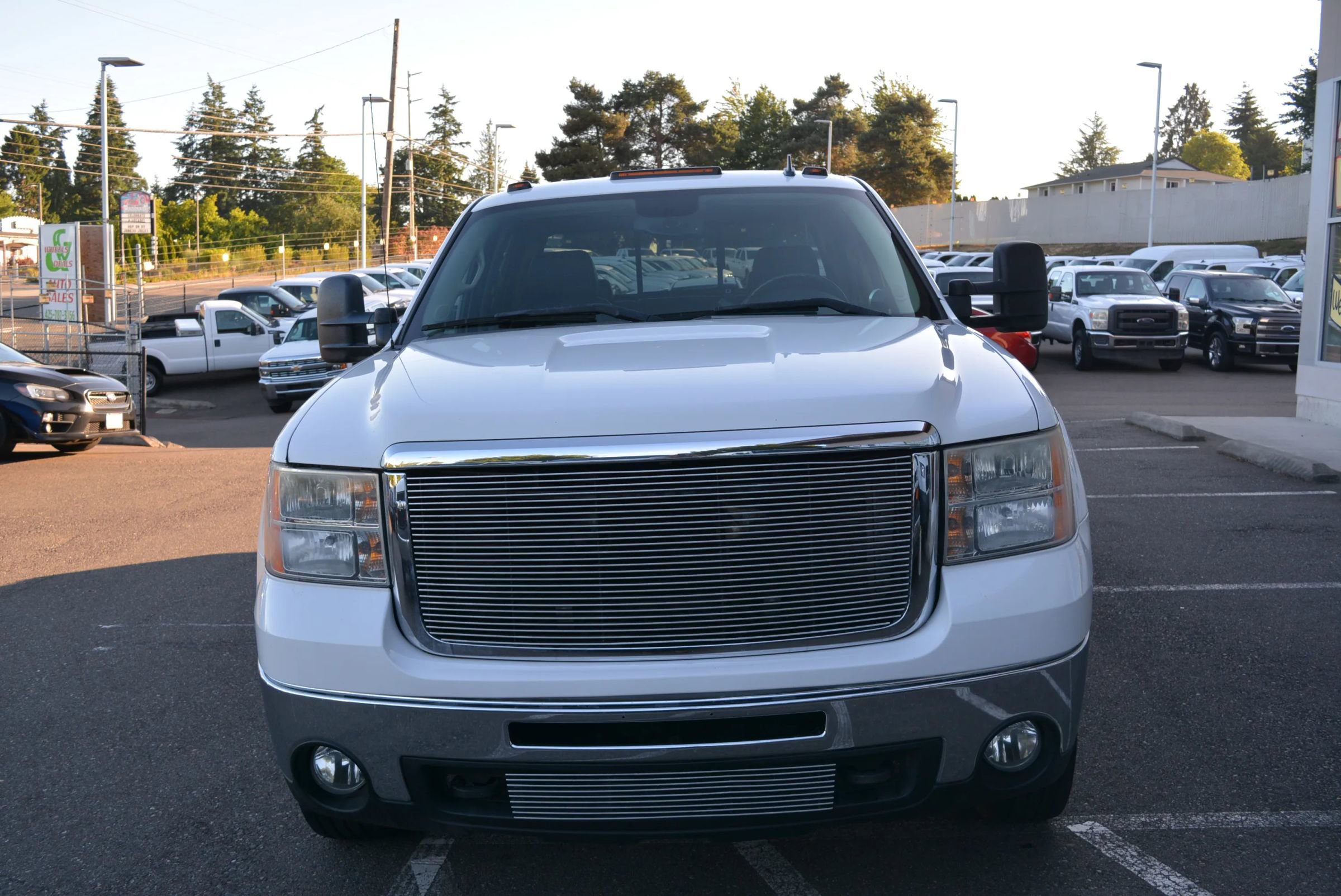 Used 2008 GMC Sierra 3500 SLT image 2
