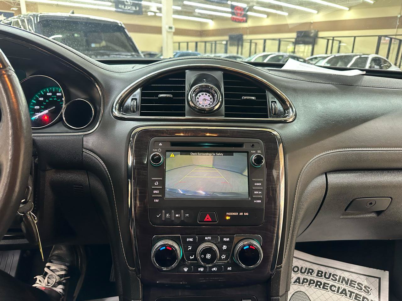Used 2015 Buick Enclave Leather AWD/4WD image 26