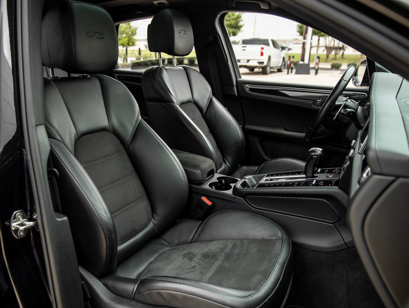 Used 2023 Porsche Macan GTS image 45