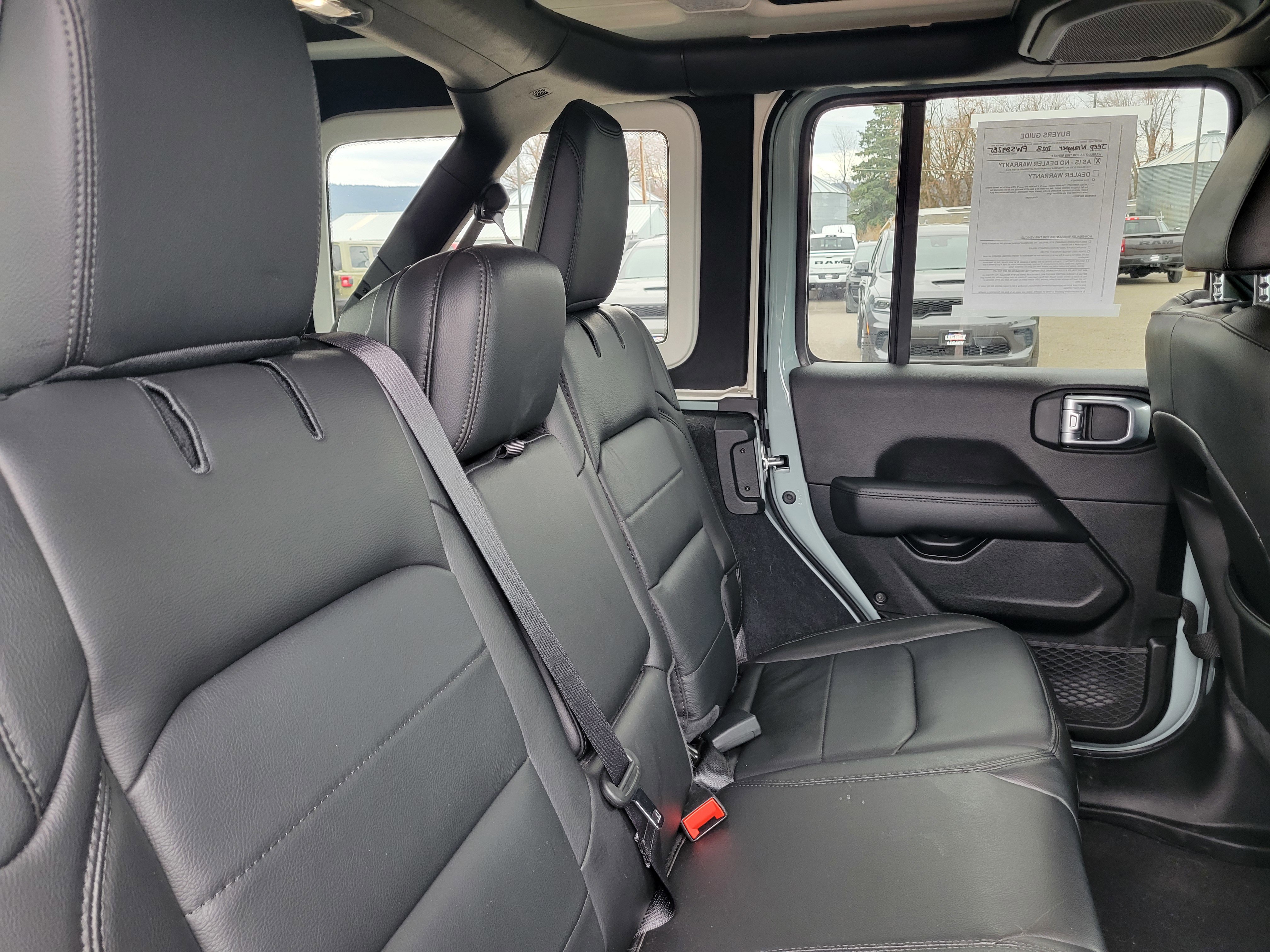 Used 2023 Jeep Wrangler Unlimited Sahara image 15