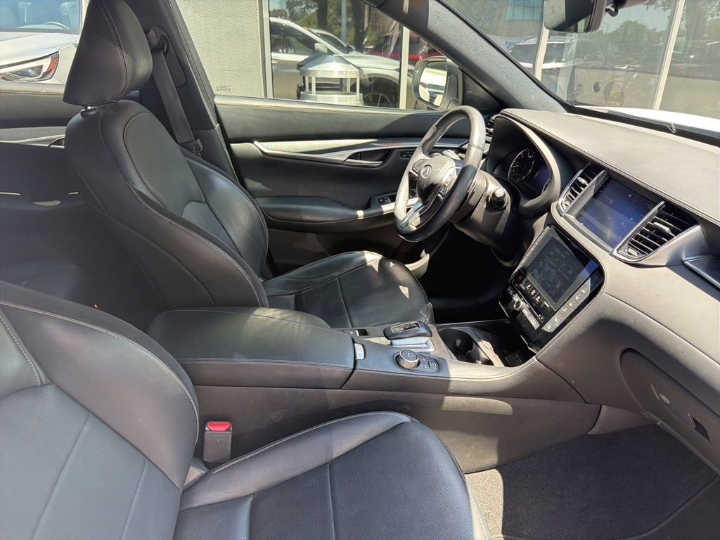 Used 2023 INFINITI QX50 Sport FWD image 3