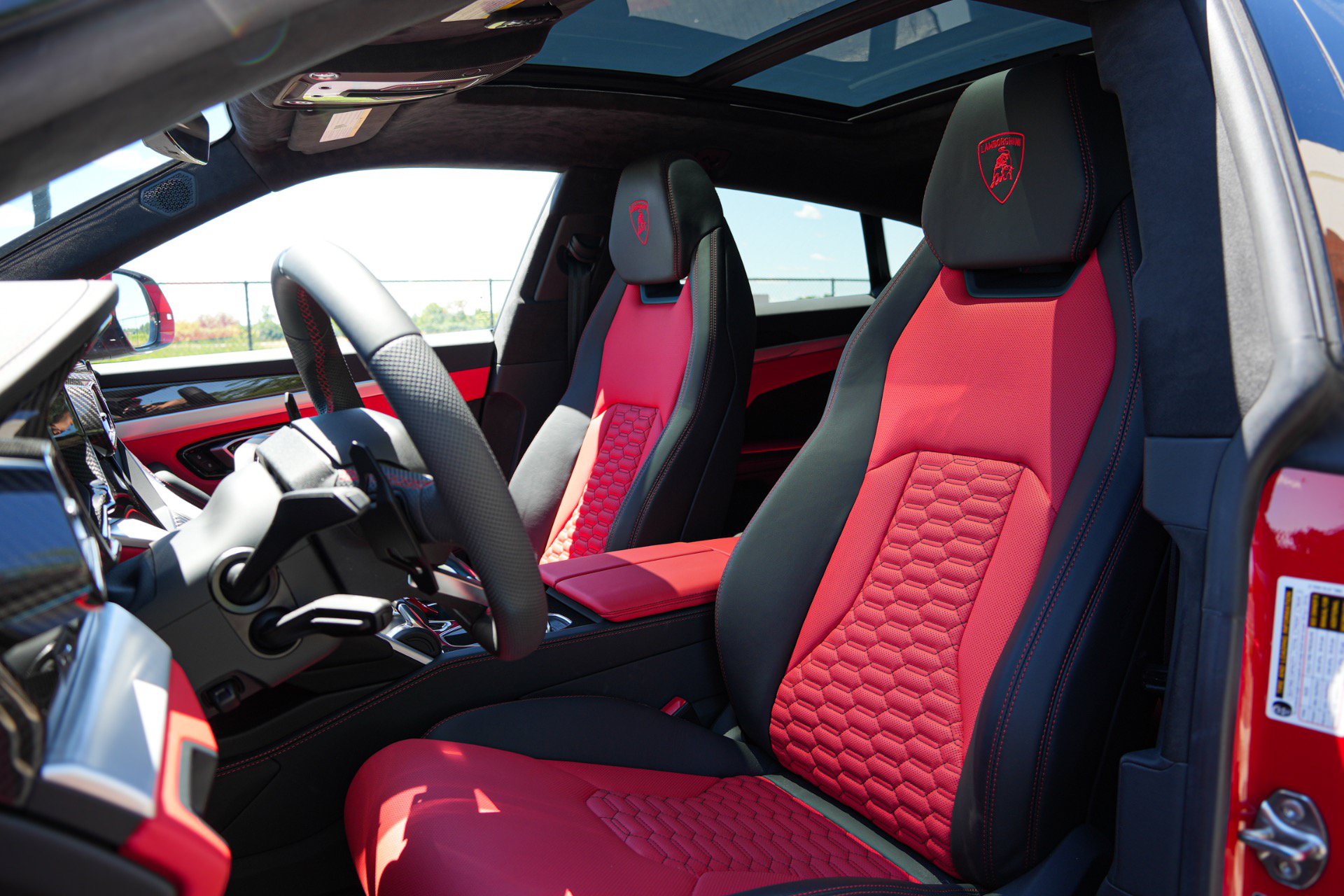 Used 2019 Lamborghini Urus AWD/4WD image 15