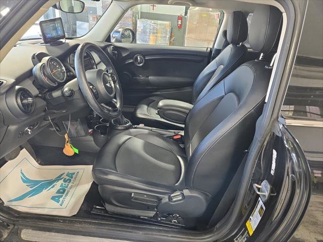 Used 2016 MINI Cooper 2-Door Hardtop FWD image 16