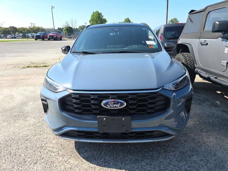 Used 2023 Ford Escape ST-Line w/ Tech Pack #1 AWD/4WD video 2