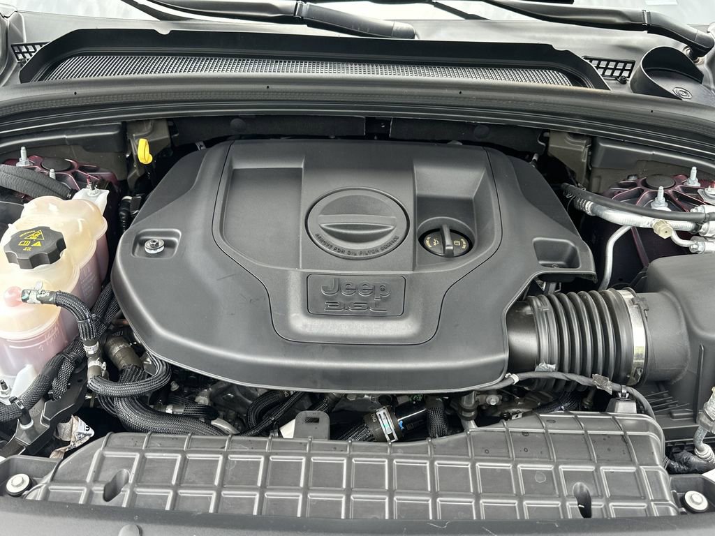 Used 2023 Jeep Grand Cherokee Overland RWD image 12