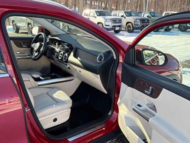 Used 2022 Mercedes-Benz GLA 250 4MATIC image 32