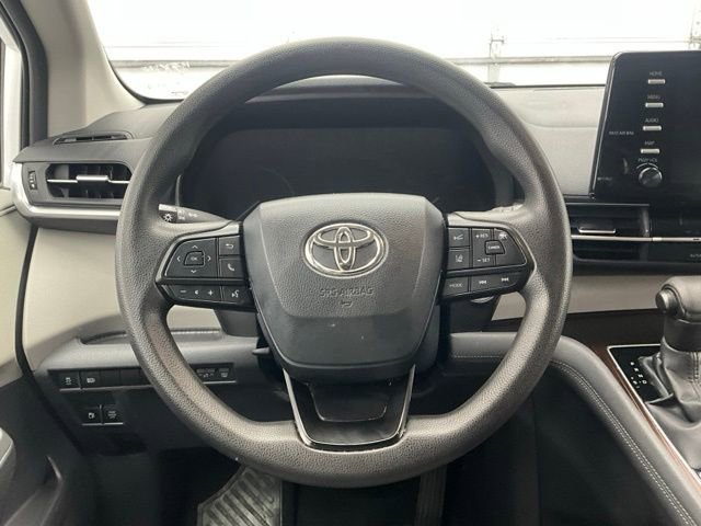 Used 2022 Toyota Sienna LE FWD image 7