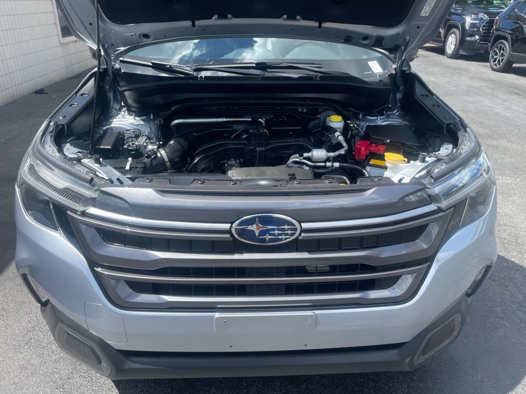 Used 2025 Subaru Forester Limited w/ Popular Package #2 AWD/4WD image 17