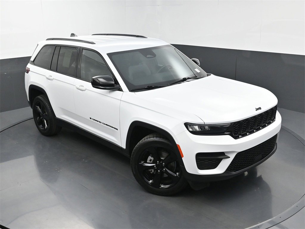 Used 2022 Jeep Grand Cherokee Altitude image 34