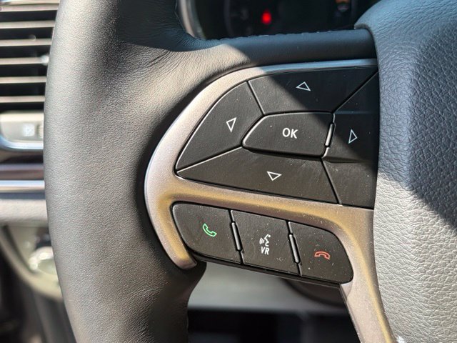 Used 2021 Jeep Grand Cherokee Overland AWD/4WD image 17