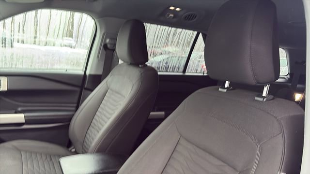 Used 2021 Ford Explorer XLT image 18