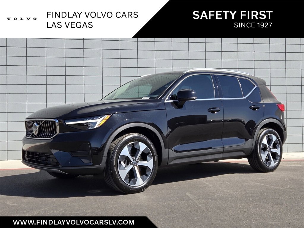 New 2025 Volvo XC40 B5 Core w/ Protection Package Premier